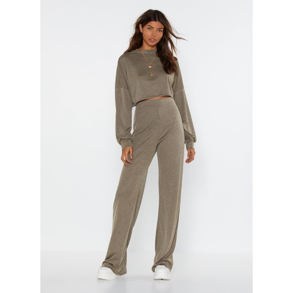 Basic Crop Top And Pants Loungewear Set